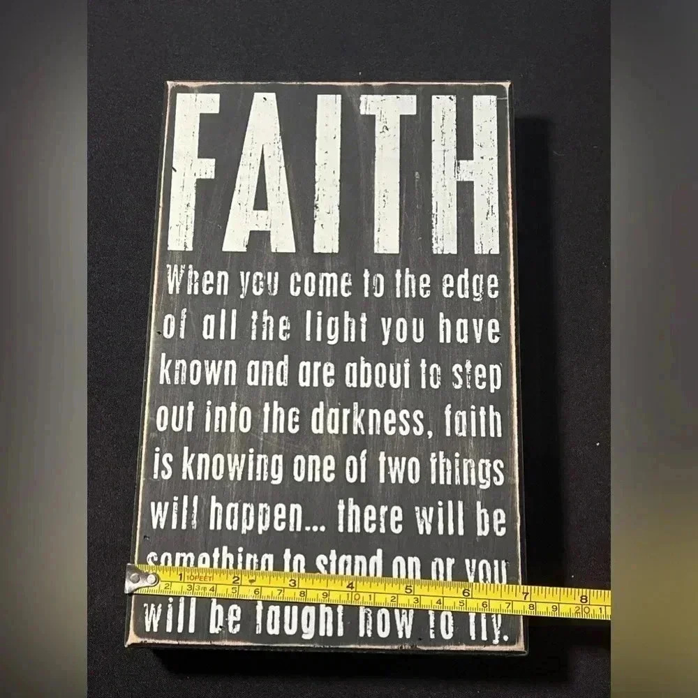 Wooden distressed wall art “FAITH” 7” x 11” GUC - Picture 3 of 10